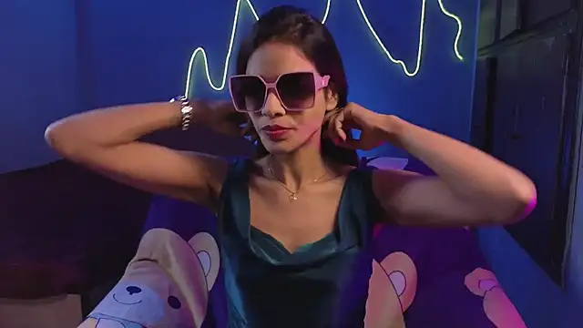 royeoy22 online show from February 5, 10:31 am