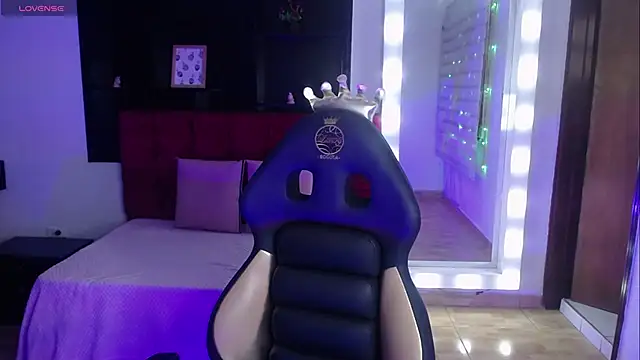 Snapshot of _Charlotte_Collins_ chatting on September 18, 3:25 pm Charlotte Collins online show from September 18, 3:25 pm