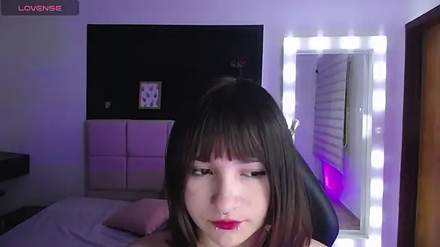 Snapshot of _Charlotte_Collins_ chatting on October 16, 3:35 pm Charlotte Collins online show from October 16, 3:35 pm