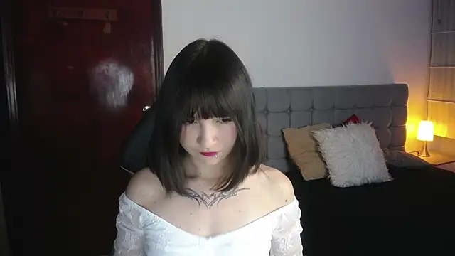 Snapshot of _Charlotte_Collins_ chatting on November 11, 2:28 pm Charlotte Collins online show from November 11, 2:28 pm