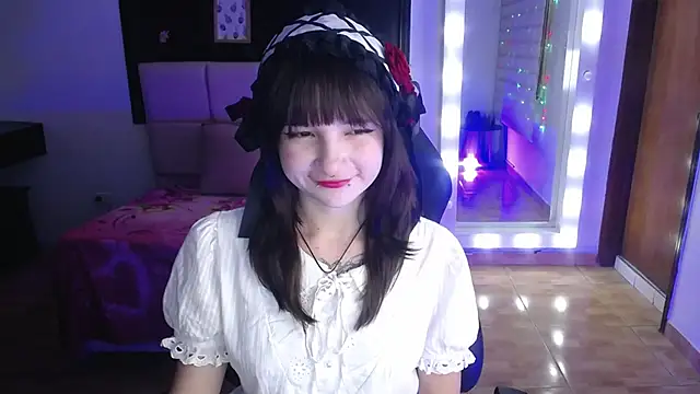 Snapshot of _Charlotte_Collins_ chatting on November 28, 2:42 pm Charlotte Collins online show from November 28, 2:42 pm