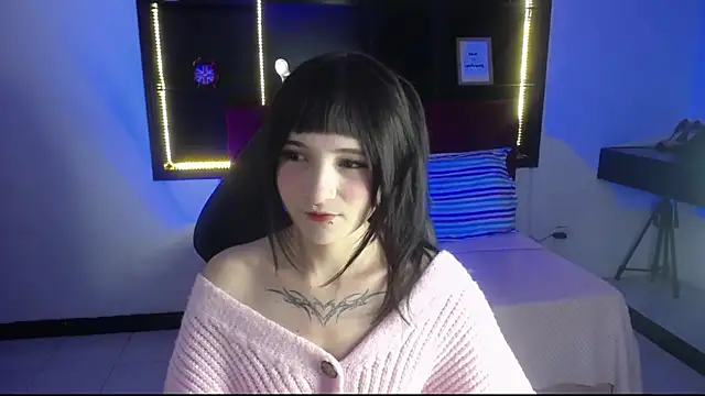 Snapshot of _Charlotte_Collins_ chatting on February 5, 2:54 pm Charlotte Collins online show from February 5, 2:54 pm