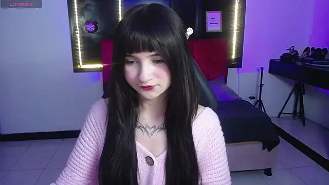 Snapshot of _Charlotte_Collins_ chatting on February 18, 2:35 pm Charlotte Collins online show from February 18, 2:35 pm