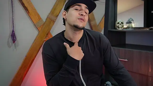 Snapshot of massimo_vidal_ chatting on September 13, 12:16 pm massimo vidal online show from September 13, 12:16 pm