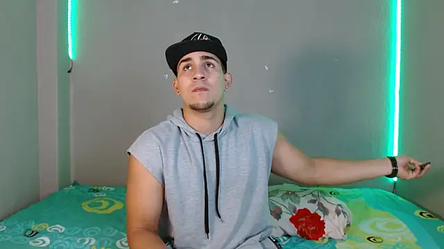 Snapshot of massimo_vidal_ chatting on October 28, 1:47 pm massimo vidal online show from October 28, 1:47 pm