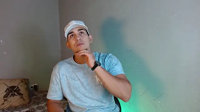 Snapshot of massimo_vidal_ chatting on November 7, 4:01 am massimo vidal online show from November 7, 4:01 am