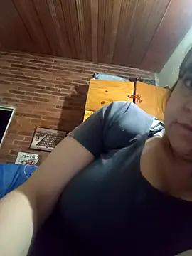 Snapshot of CARITOMIO chatting on November 1, 11:07 pm CARITOMIO online show from November 1, 11:07 pm