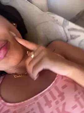 lulizoee online show from February 18, 5:42 pm