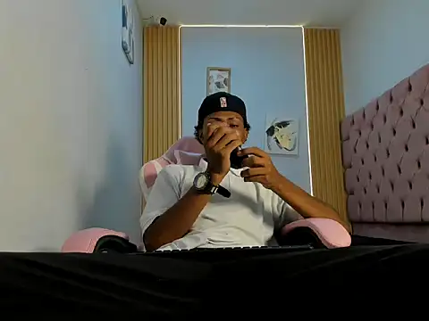 Snapshot of Jax_Maliq chatting on October 7, 1:47 am Jax Maliq online show from October 7, 1:47 am