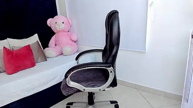 kate lua online show from November 8, 1:22 pm