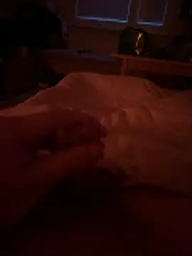 Snapshot of Youngyguy chatting on December 19, 3:08 pm Youngyguy online show from December 19, 3:08 pm