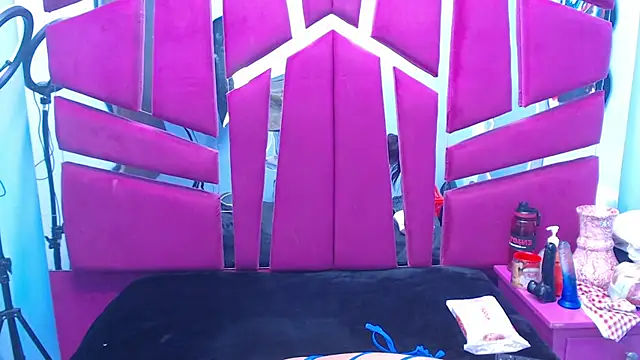 Snapshot of Carolina_Suarez_ chatting on December 5, 2:42 am Carolina Suarez online show from December 5, 2:42 am