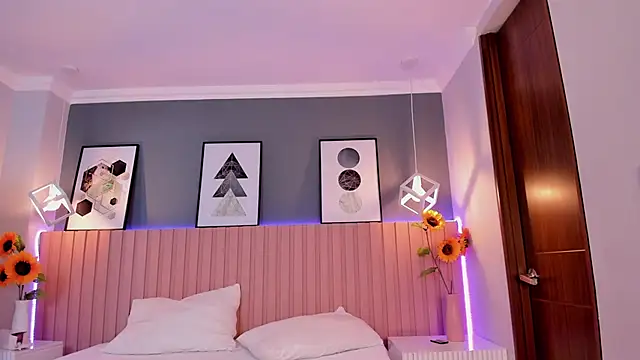 Nina Ford online show from October 28, 3:21 am