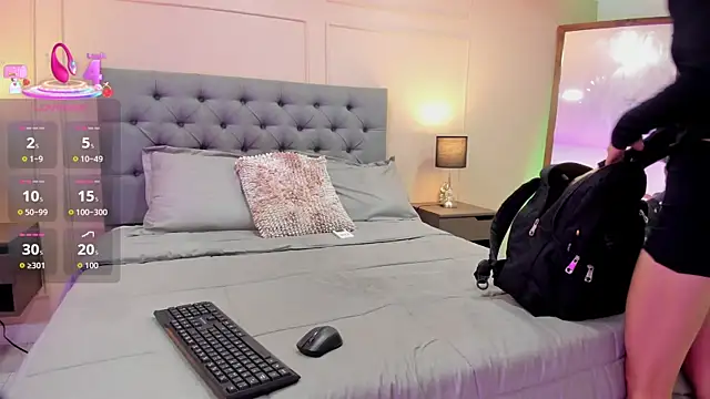 ALICESANDOVAL online show from October 2, 11:28 am