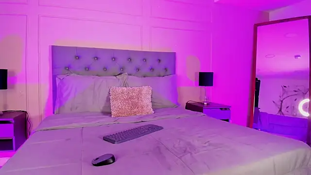 ALICESANDOVAL online show from November 14, 11:31 am