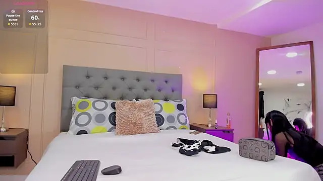 ALICESANDOVAL online show from December 3, 11:30 am