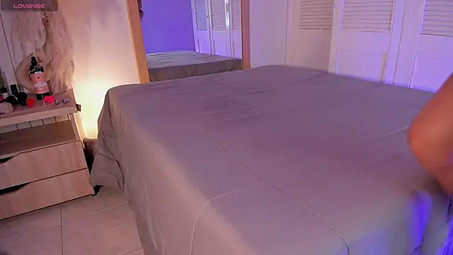 ALICESANDOVAL online show from April 23, 11:31 am