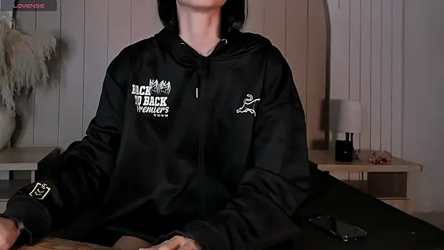 ALICESANDOVAL online show from April 26, 10:57 am