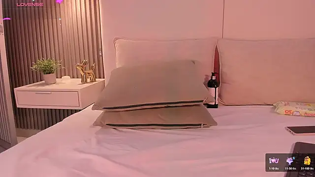 annie clarkson online show from February 28, 7:59 pm