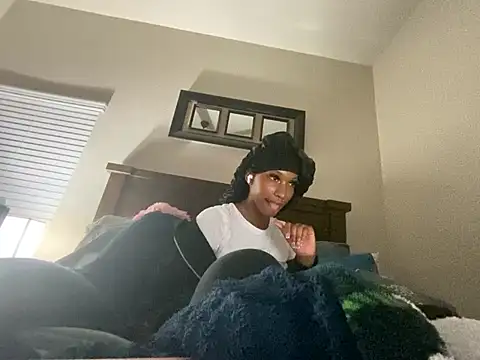 Brooke012 online show from April 7, 3:18 am