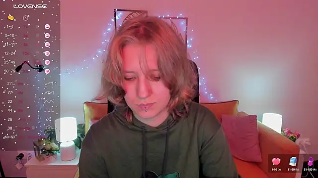 Snapshot of Hailey_Foxy chatting on October 5, 9:07 am Hailey Foxy online show from October 5, 9:07 am