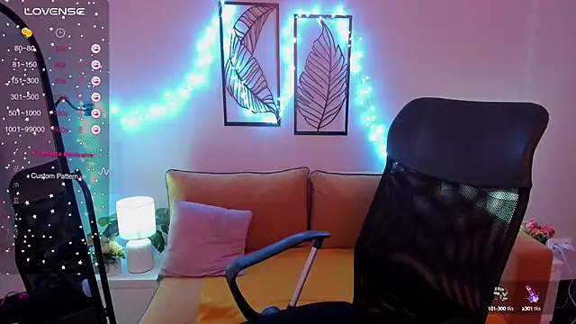 Snapshot of Hailey_Foxy chatting on October 6, 8:45 am Hailey Foxy online show from October 6, 8:45 am