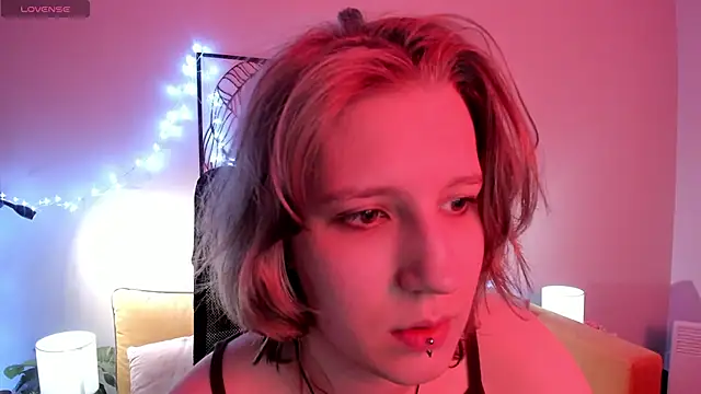 Snapshot of Hailey_Foxy chatting on October 19, 8:48 am Hailey Foxy online show from October 19, 8:48 am