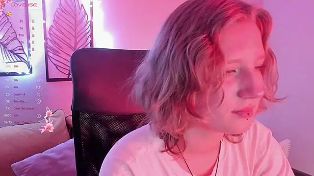 Snapshot of Hailey_Foxy chatting on November 24, 9:09 am Hailey Foxy online show from November 24, 9:09 am