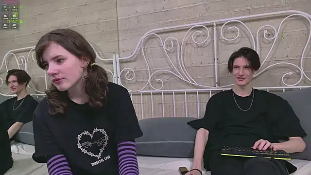 Snapshot of ViviaraNGendy chatting on September 21, 10:39 am ViviaraNGendy online show from September 21, 10:39 am