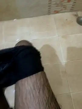 hairy-guy1 online show from October 25, 5:15 am