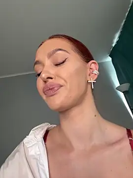 Snapshot of LittleFox___ chatting on September 15, 6:24 am LittleFox online show from September 15, 6:24 am