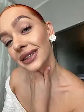 Snapshot of LittleFox___ chatting on September 27, 6:29 am LittleFox online show from September 27, 6:29 am