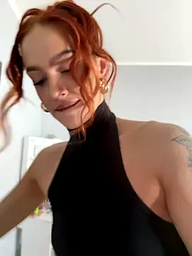 Snapshot of LittleFox___ chatting on October 8, 6:22 am LittleFox online show from October 8, 6:22 am