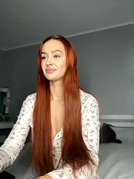 Snapshot of LittleFox___ chatting on October 22, 6:35 am LittleFox online show from October 22, 6:35 am