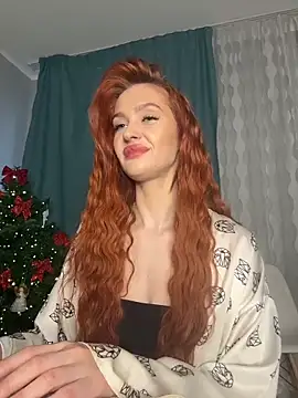 Snapshot of LittleFox___ chatting on December 17, 7:25 am LittleFox online show from December 17, 7:25 am