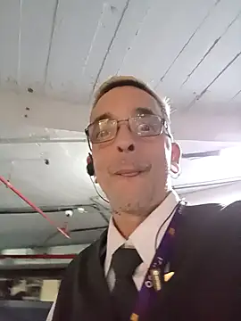 dinho carioca online show from April 14, 11:11 pm