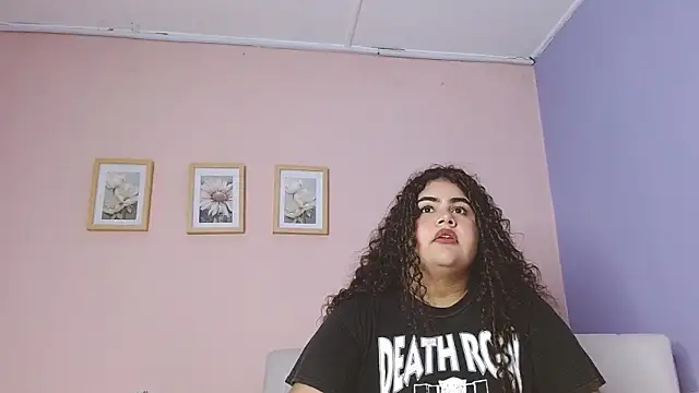 lourdes moon22 online show from September 9, 12:37 pm