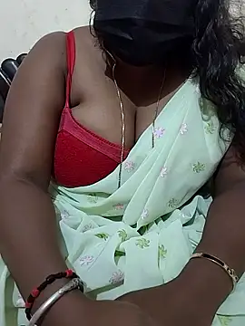 Snapshot of Silk_Smitha_27 chatting on November 4, 5:34 pm Silk Smitha 27 online show from November 4, 5:34 pm