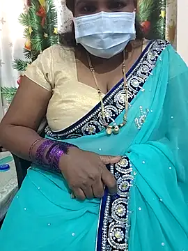 Snapshot of Silk_Smitha_27 chatting on December 18, 8:20 am Silk Smitha 27 online show from December 18, 8:20 am