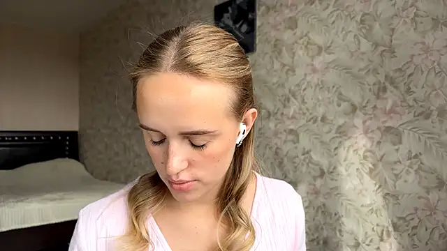 ElisabetLorney online show from September 17, 8:38 am