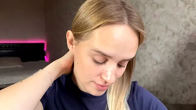 ElisabetLorney online show from October 21, 7:53 am