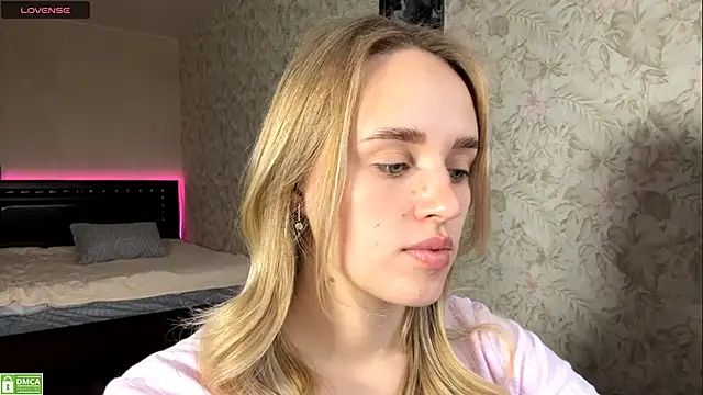 ElisabetLorney online show from November 10, 8:13 am