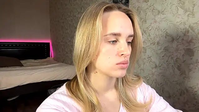 ElisabetLorney online show from November 21, 8:13 am