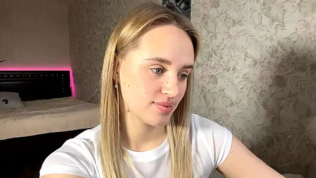 ElisabetLorney online show from November 25, 8:03 am