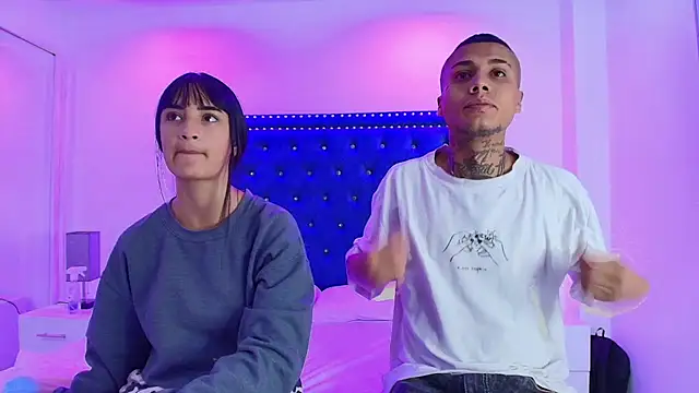 Snapshot of Damian_and_roxanne chatting on November 30, 12:31 pm Damian and roxanne online show from November 30, 12:31 pm