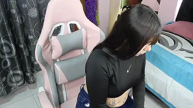 Zulema R1 online show from April 20, 8:54 pm