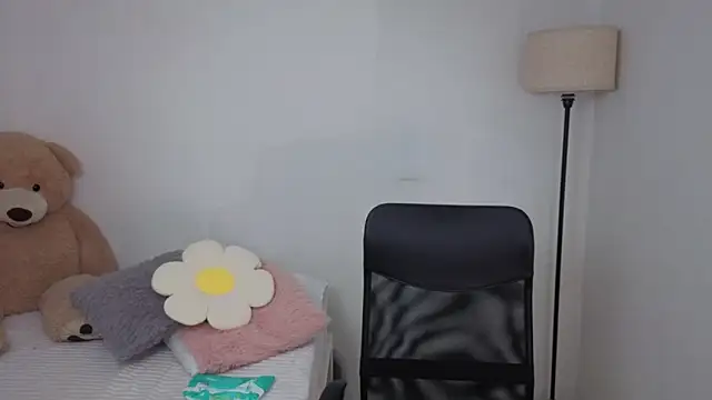 Snapshot of valerihouse chatting on November 13, 11:58 pm valerihouse online show from November 13, 11:58 pm