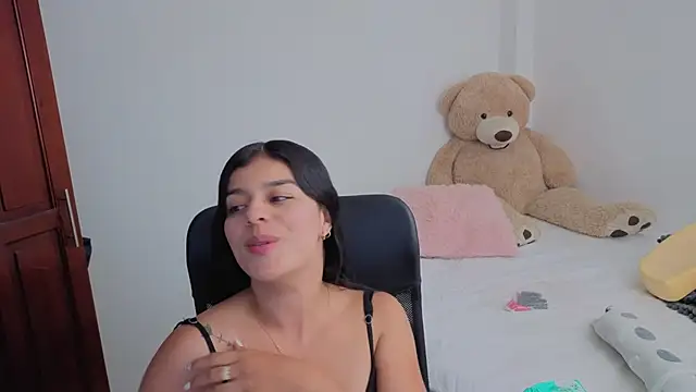 Snapshot of valerihouse chatting on November 25, 12:21 am valerihouse online show from November 25, 12:21 am