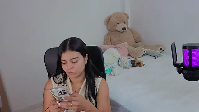 Snapshot of valerihouse chatting on November 27, 1:51 am valerihouse online show from November 27, 1:51 am