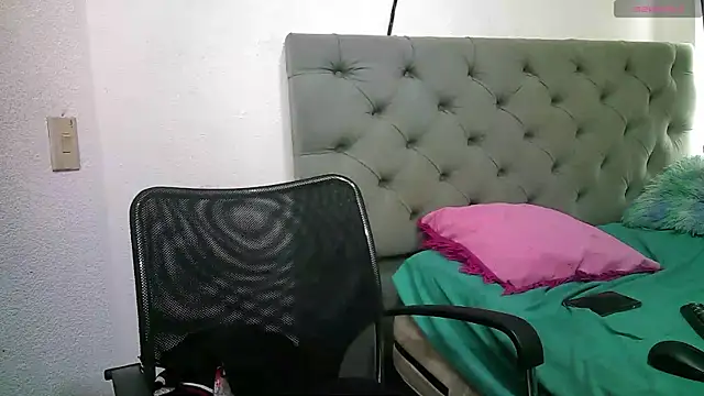 Snapshot of g0lden_boss chatting on October 30, 5:02 pm g0lden boss online show from October 30, 5:02 pm